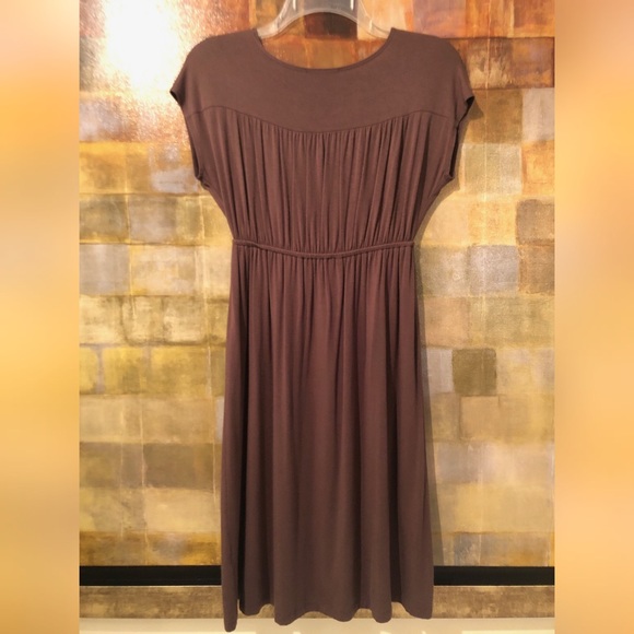 MAI TAI SS Brown Pleated V-Neck Dress Empire Waist - Picture 6 of 6